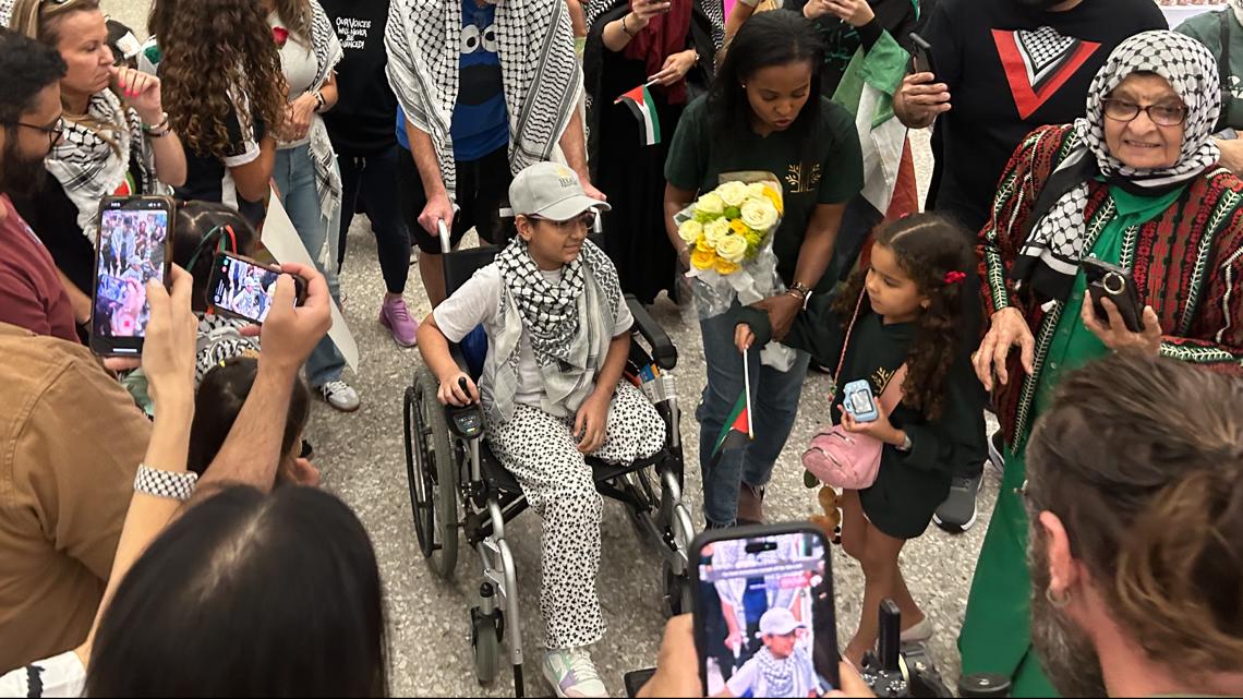 10-year-old girl who lost a leg in Gaza arrives in the US to receive medical care