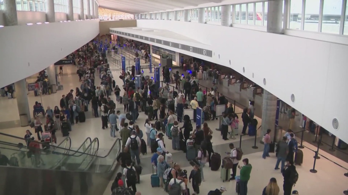 TSA workers brace for first full missed paycheck amid partial government shutdown