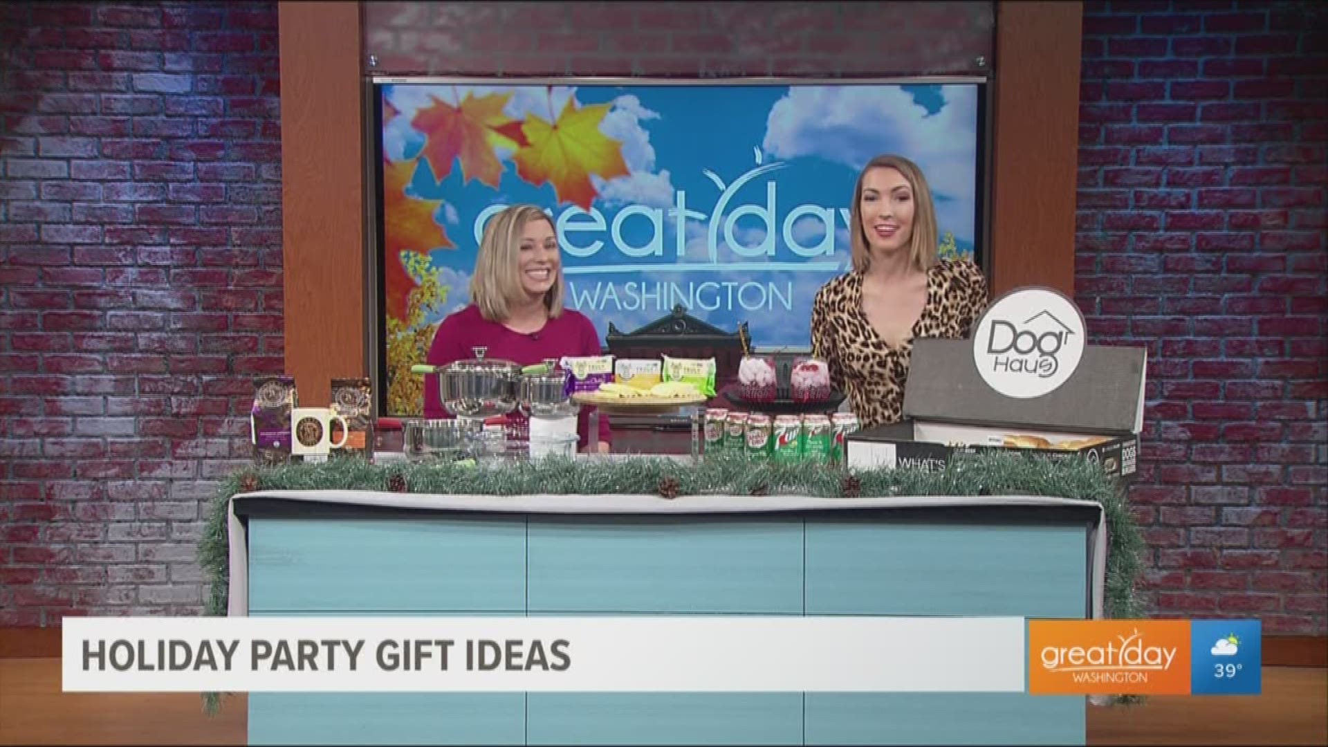 Don't show up to the party empty handed! Lifestyle expert Amanda Mushro share her top holiday party gift ideas!