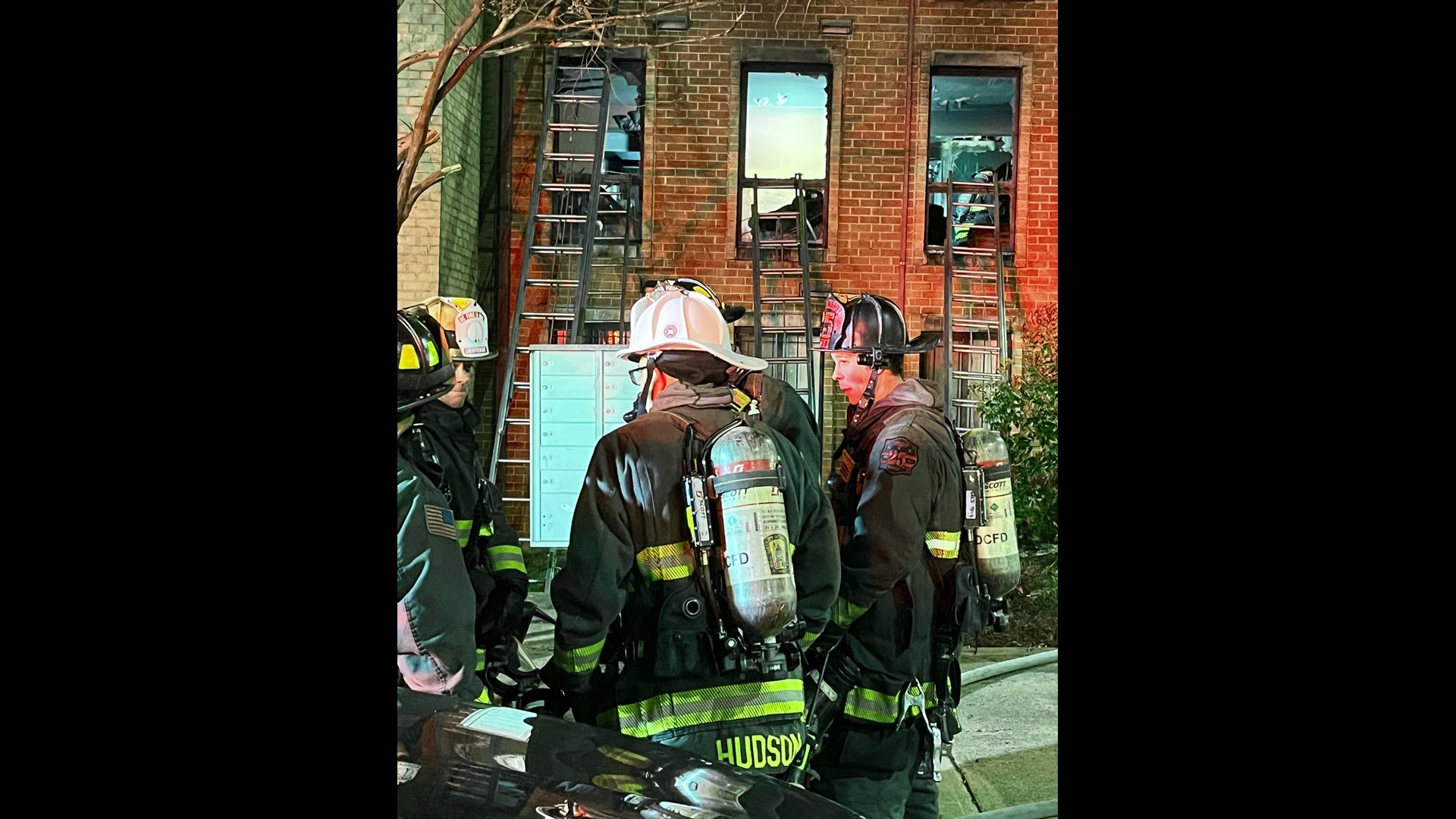 Residents displaced after apartment fire in Southeast DC | wusa9.com