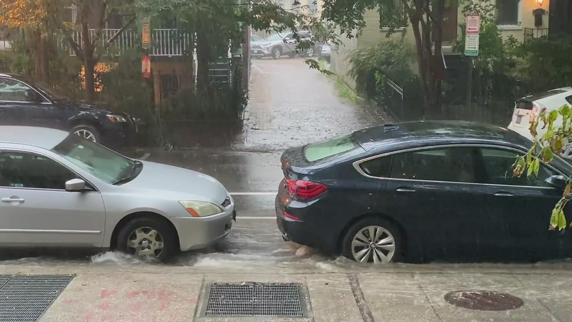 Flooding on 17th Street in Dupton NW DC
CREDIT: @MUlizawithaSEUM