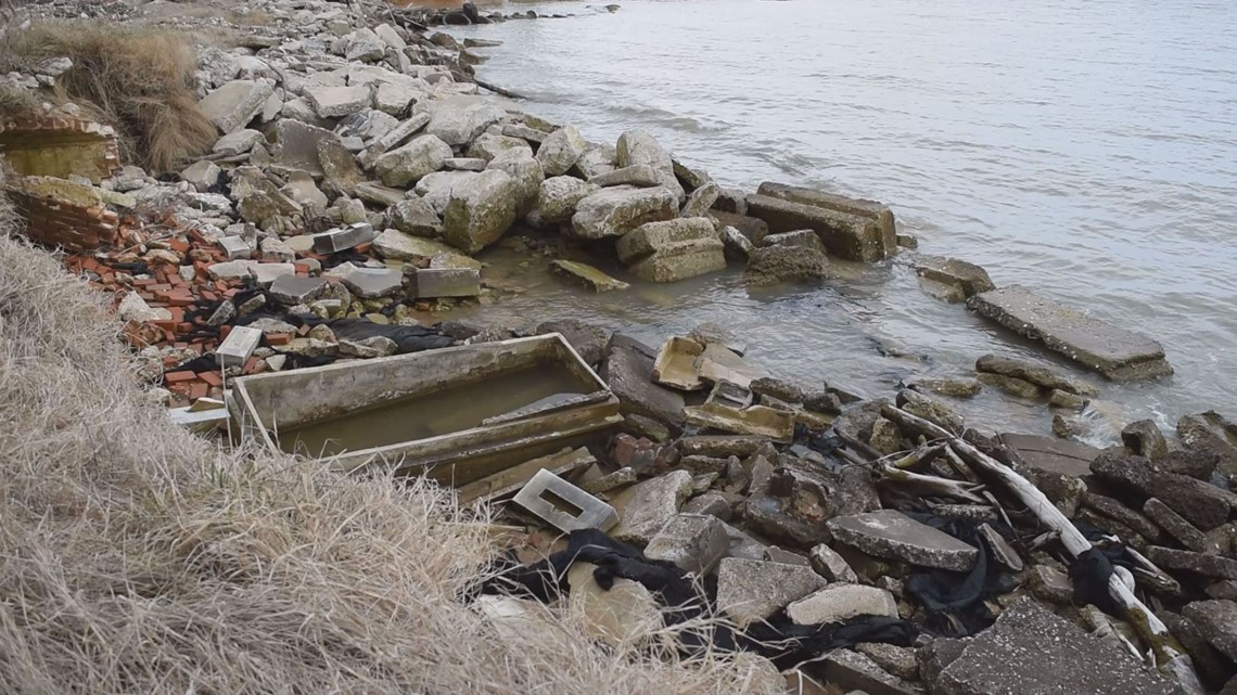 Life on Hoopers Island during high tide