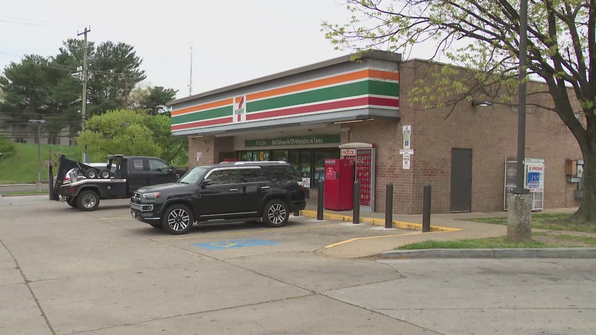New Carrollton Police confirmed reports of a man robbing a 7-Eleven with a fire extinguisher Sunday morning.