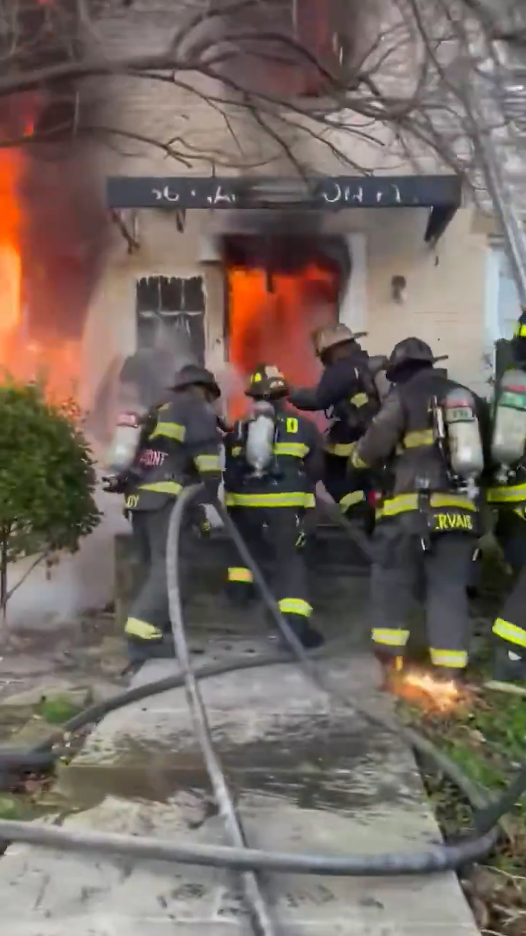DC Firefighters enter burning apartment building | wusa9.com