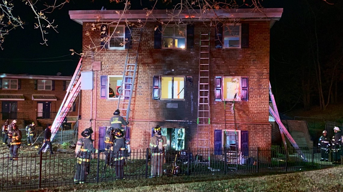7 displaced in DC apartment fire