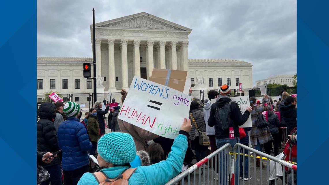 Capitol Police separate tense Roe v.  Wade protests outside SCOTUS