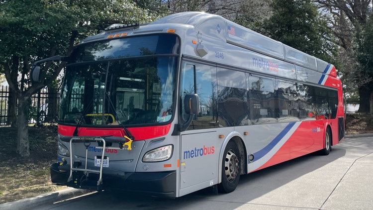 DC Council announces plans for free Metro bus service, overnight bus rides
