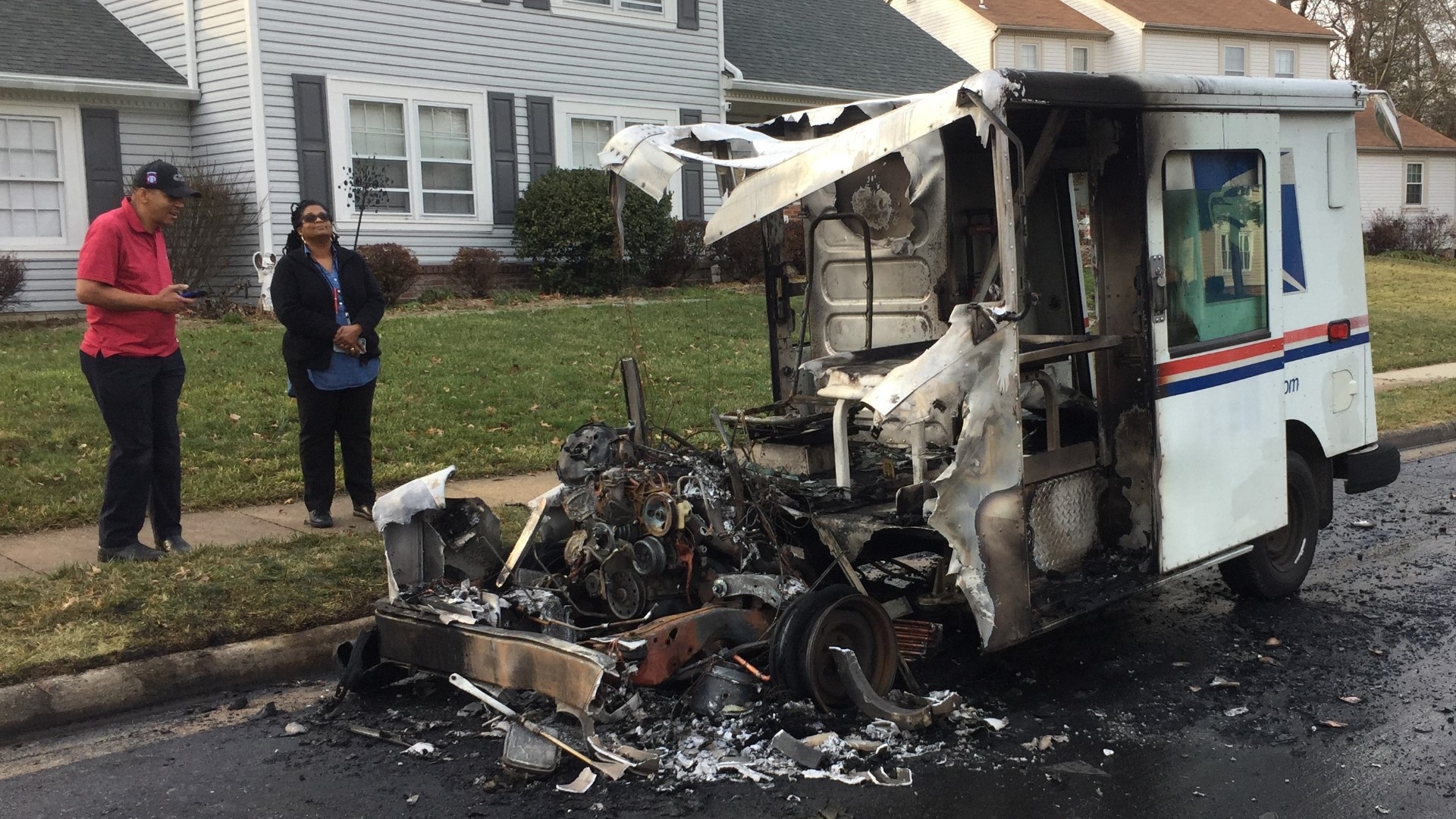USPS truck catches fire while delivering mail in Virginia