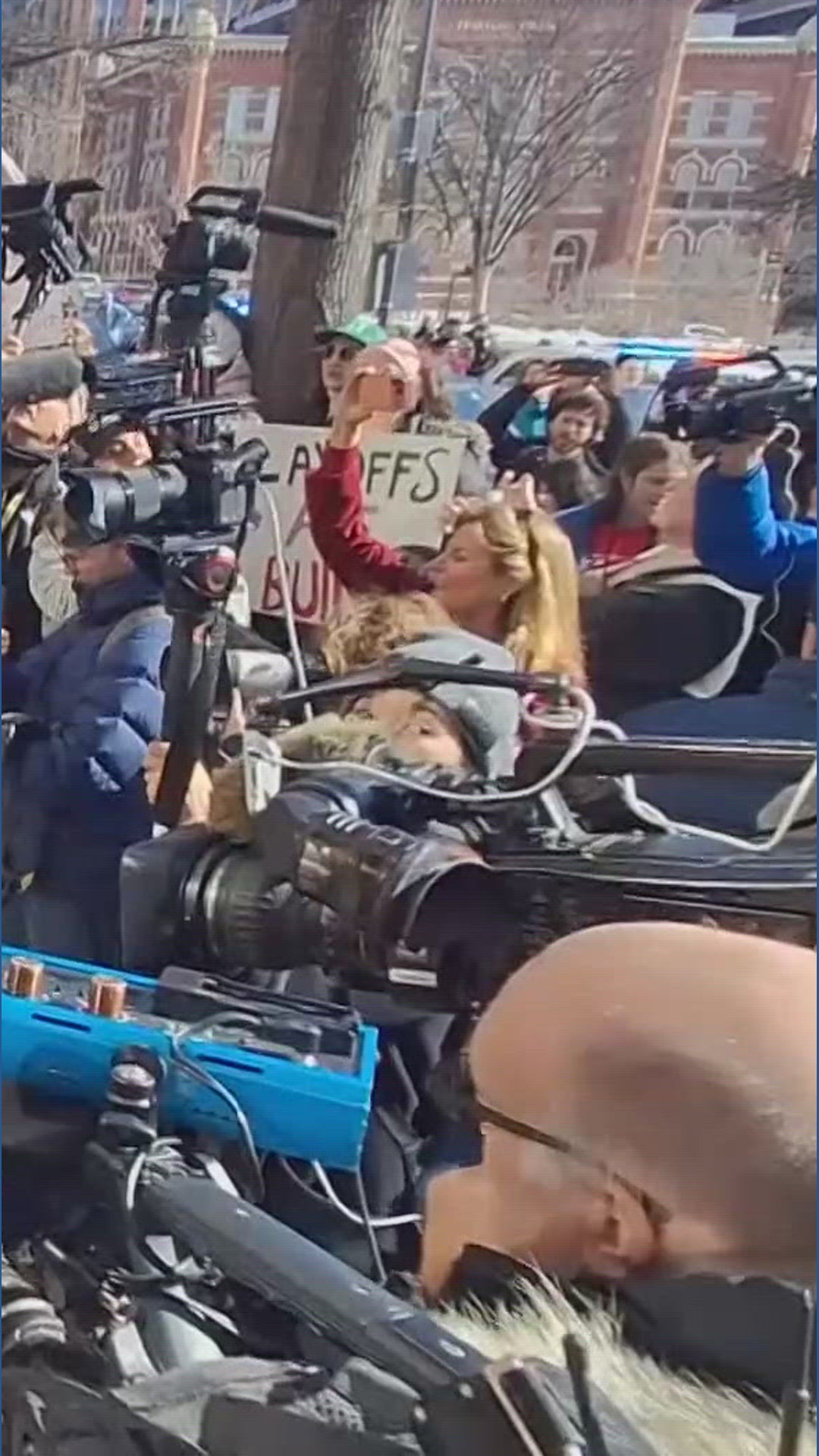 Laid off WaPo employees urge readers to not cancel subscriptions while demanding better conditions