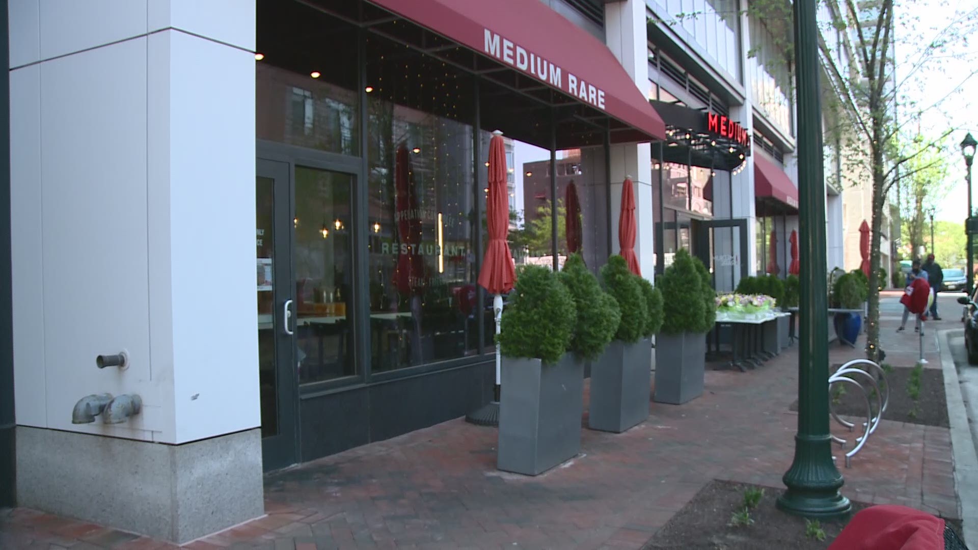 Medium Rare is delivering free food to mothers who are 70 years or older in the DMV.