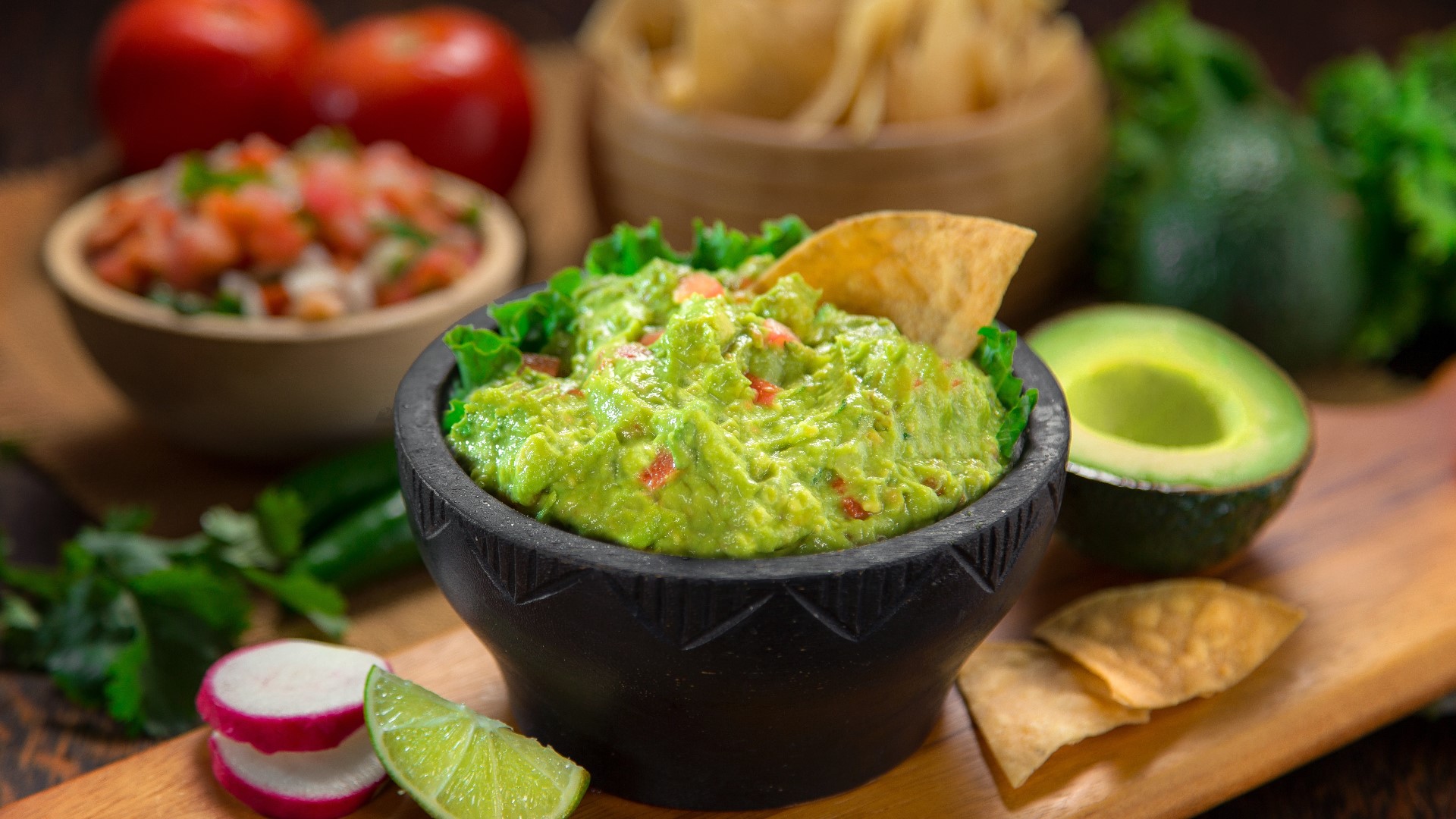 Chef David Matern of Nada in North Bethesda's Pike and Rose shows us easy tips on how to make the best guacamole.