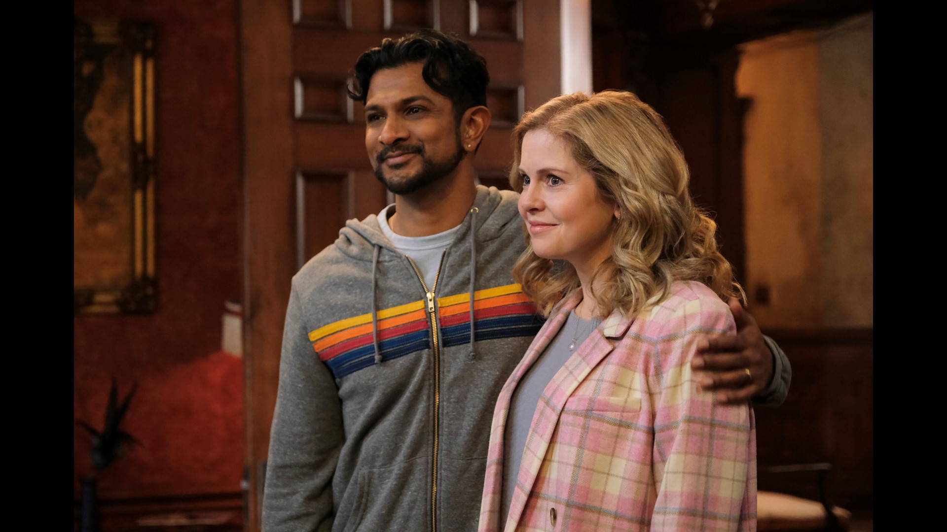 The stars of "Ghosts" talk about that Season 2 cliffhanger! wusa9