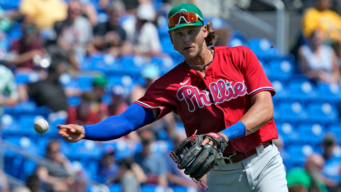 Segura, Nola lead surging Phils past Mets, tighten NL East