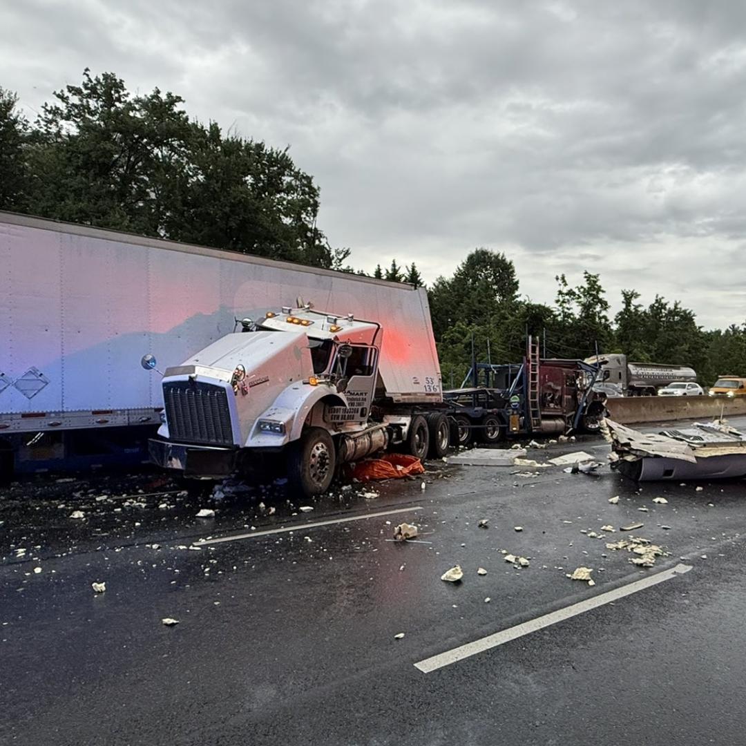 I-495 inner loop back open after 2 tractor trailers jackknife | wusa9.com