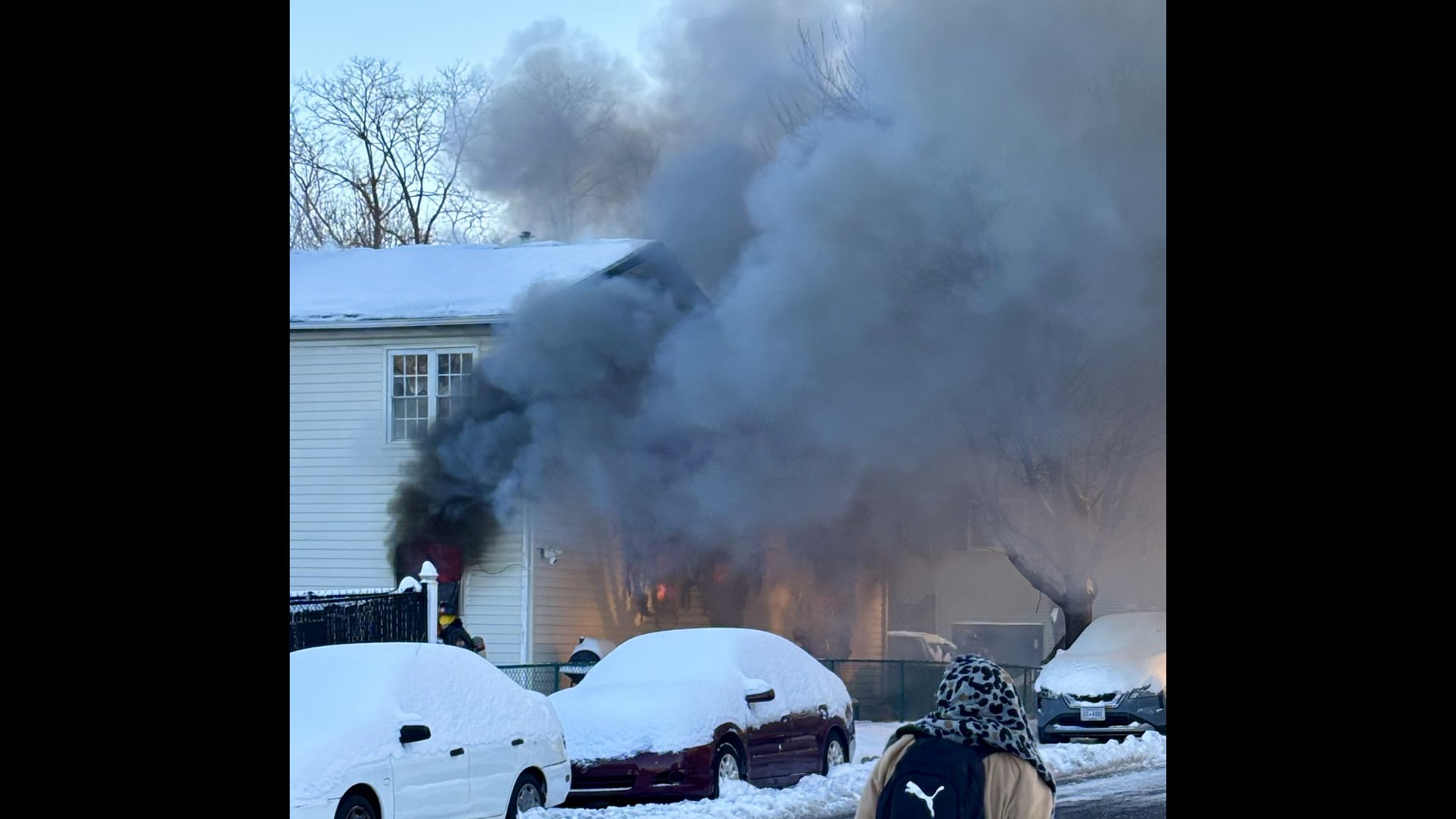 Fire leaves two people without homes, cats dead | wusa9.com