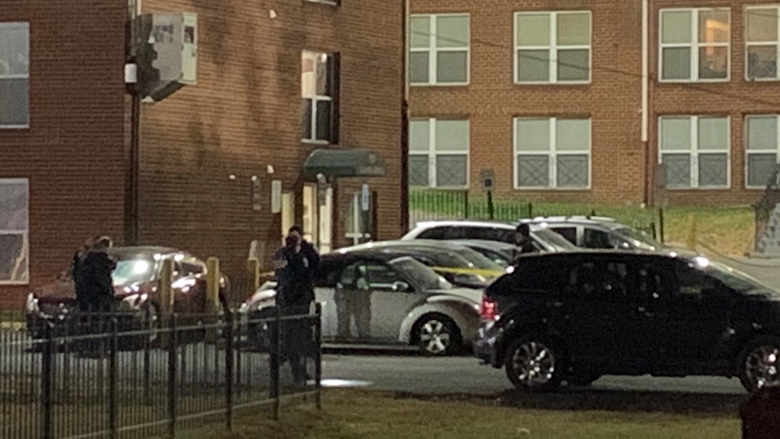 Police investigate double shooting in Southeast DC | wusa9.com