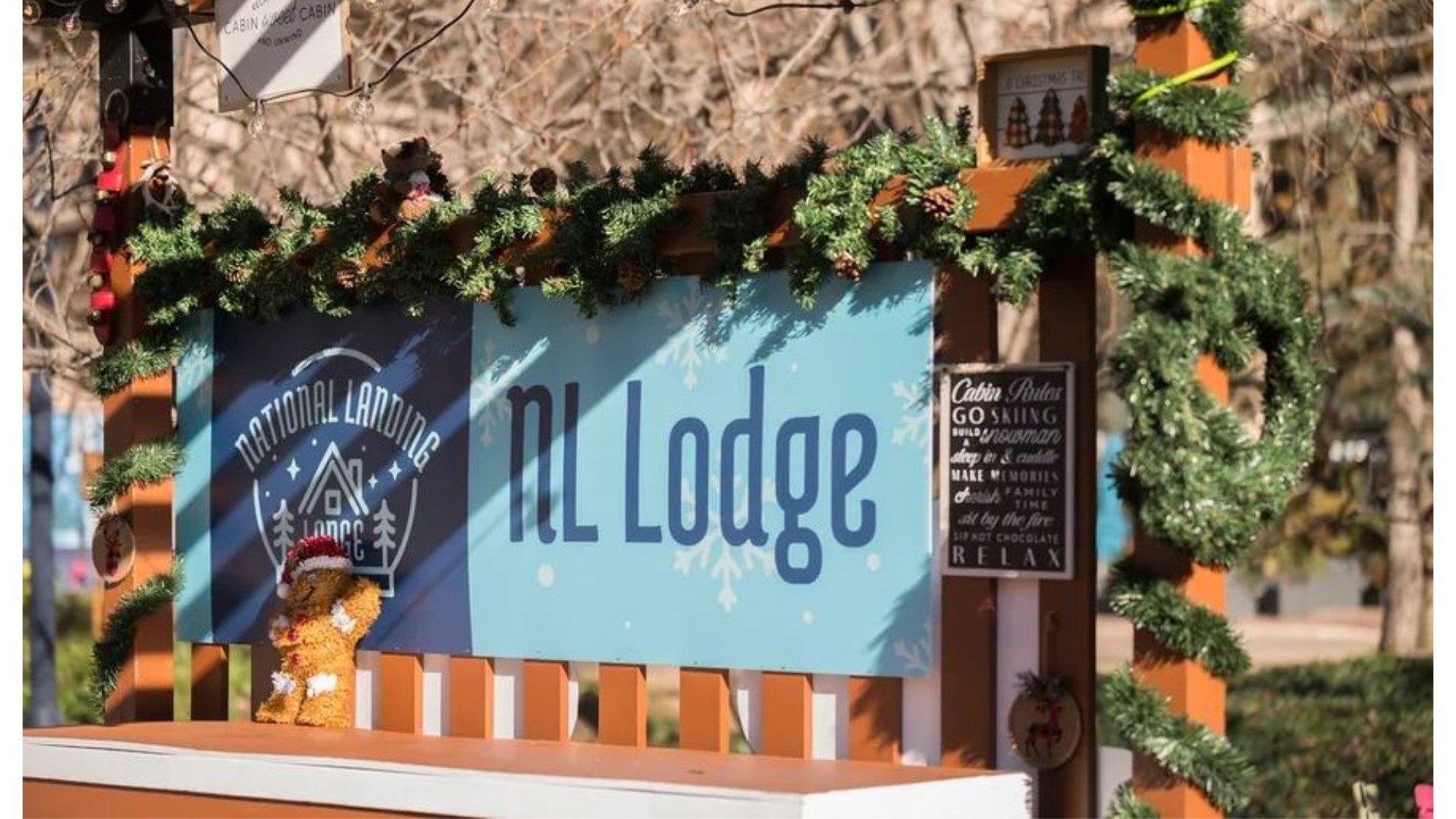 The Lodge at National Landing is a ski-themed holiday festival taking place at Met Park in Arlington. Enjoy seasonal drinks and more starting December 1st!