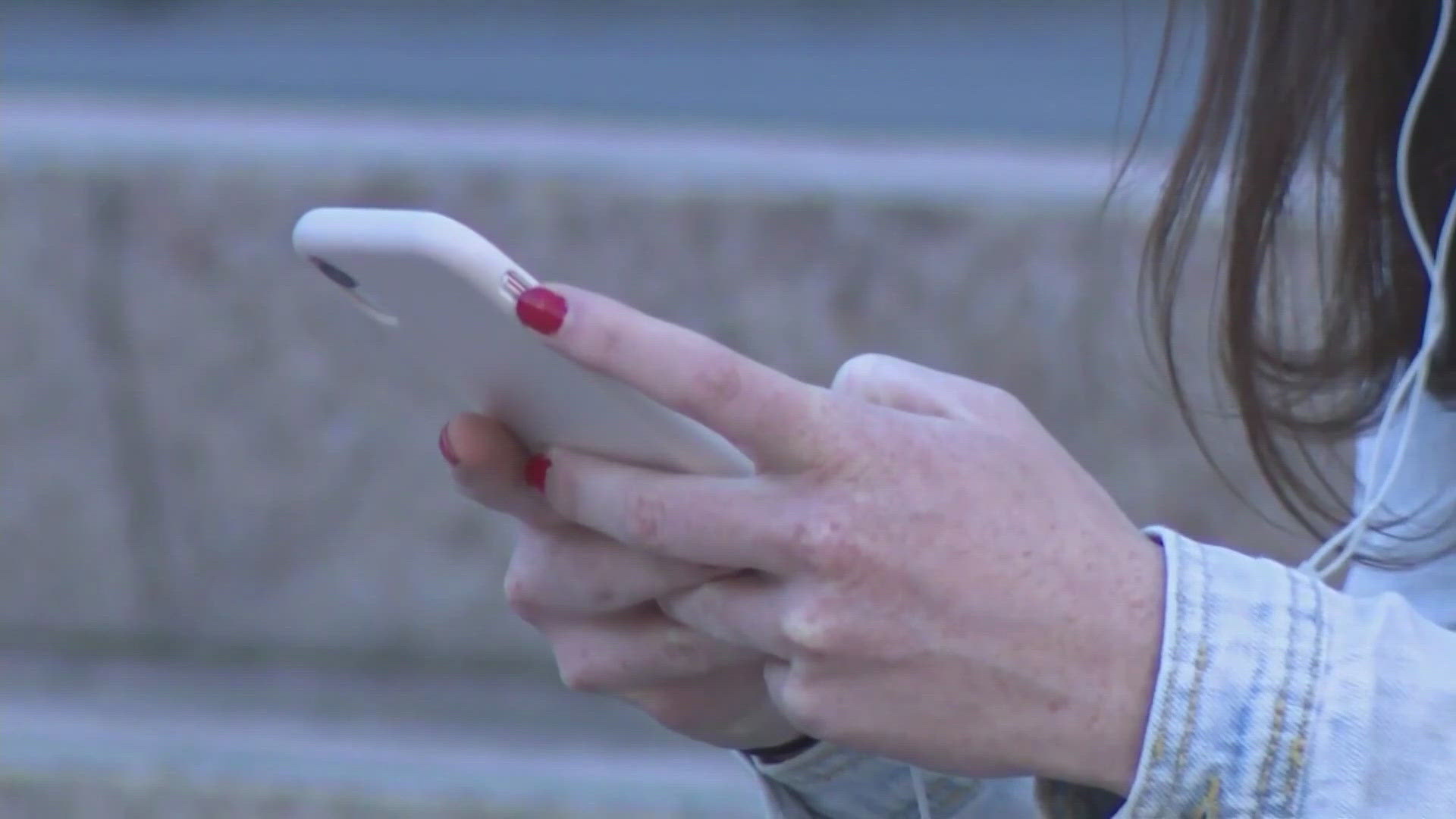DC considering cell phone ban in schools | wusa9.com