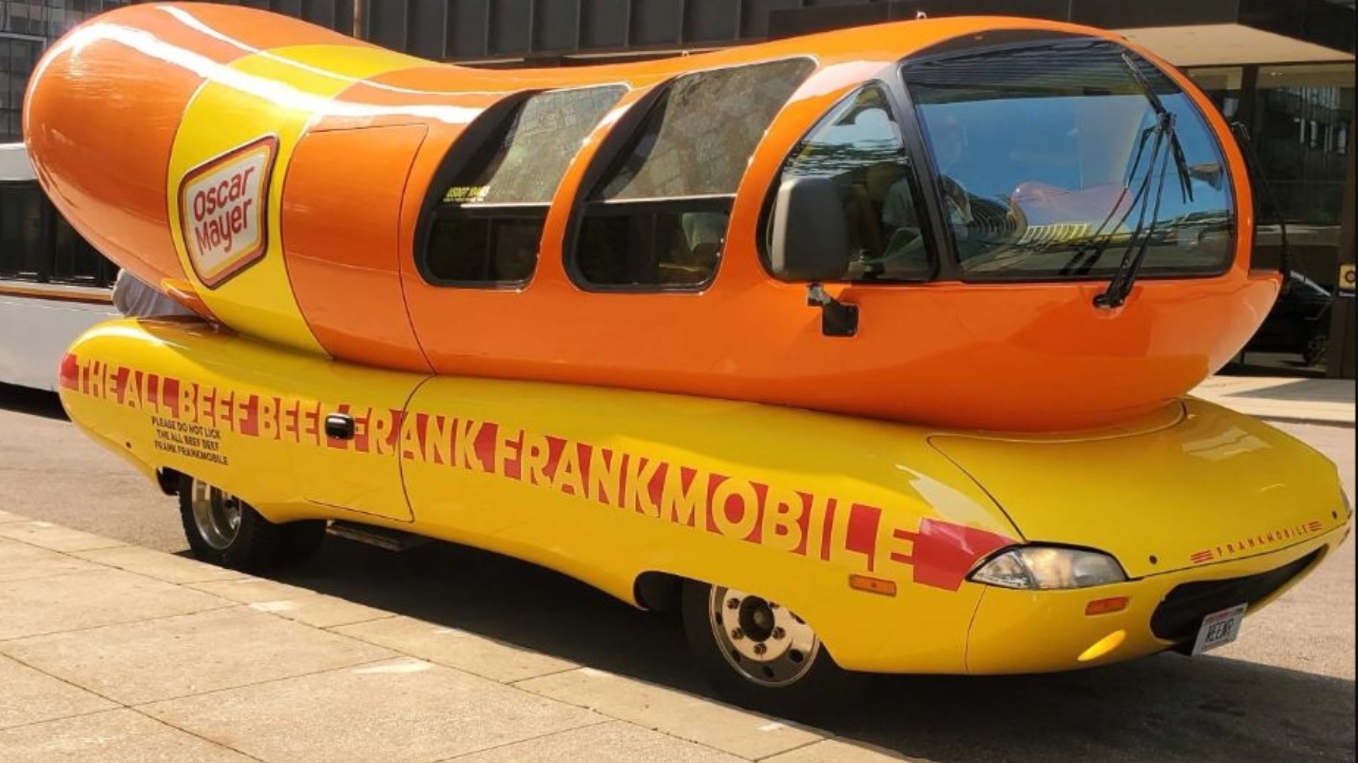 Kristen and Ellen discuss Oscar Mayer's "Frankmobile" coming to DC, Uber teaming up with Waymo, and the Surgeon General's warning of social media.