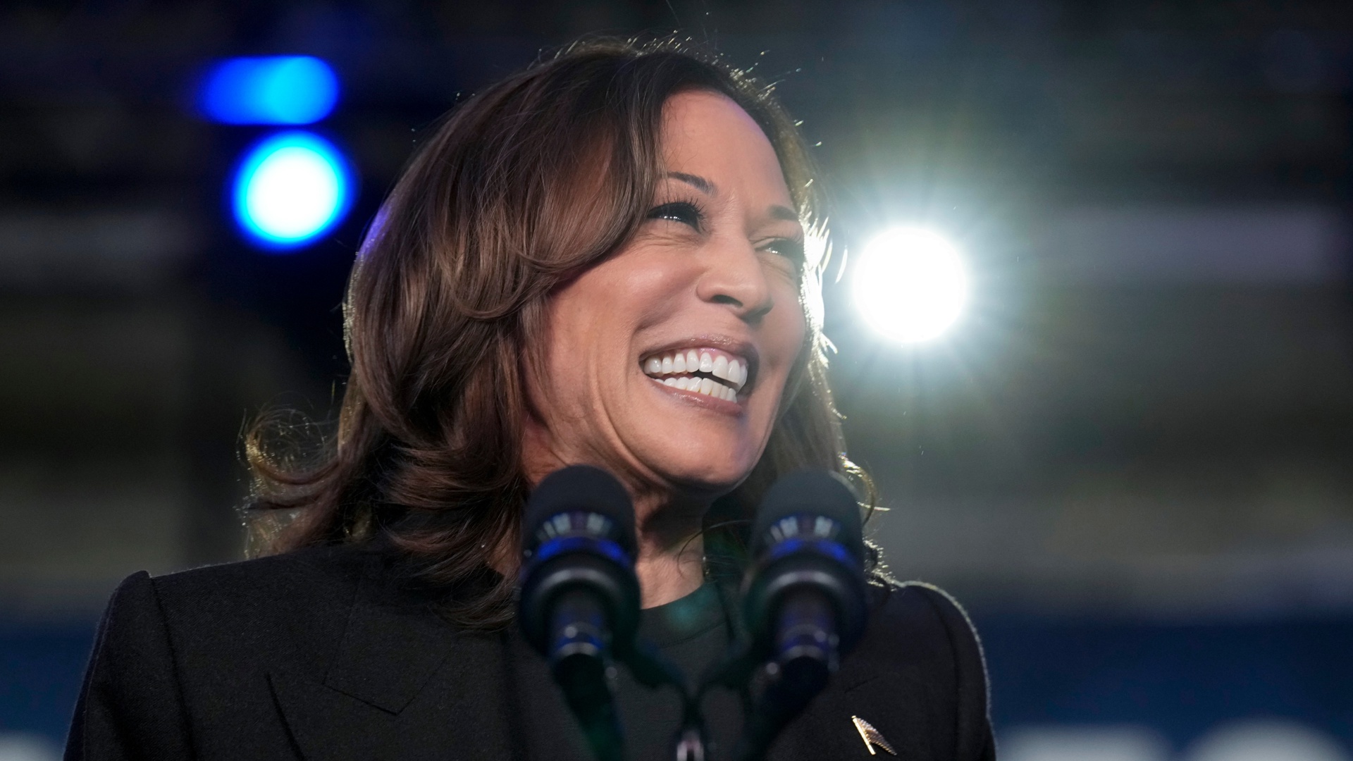 Vice President Kamala Harris is preparing to make her closing argument to the nation along the National Mall tomorrow.