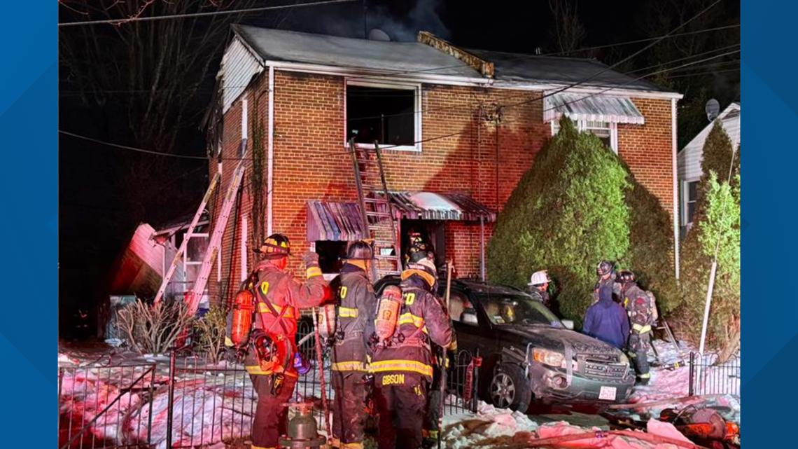 2 firefighters hurt, 3 displaced after Southeast DC fire burns through 2-story house
