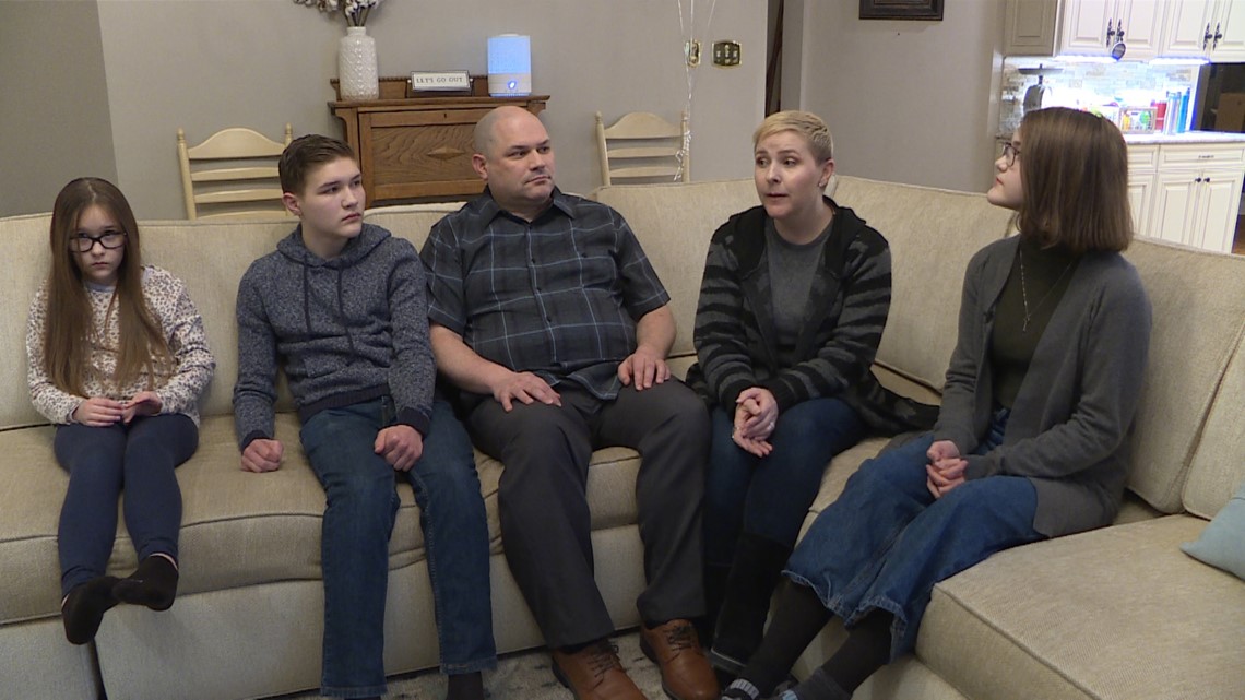FCPS students sent home after refusing to wear a mask - Vimarsana News