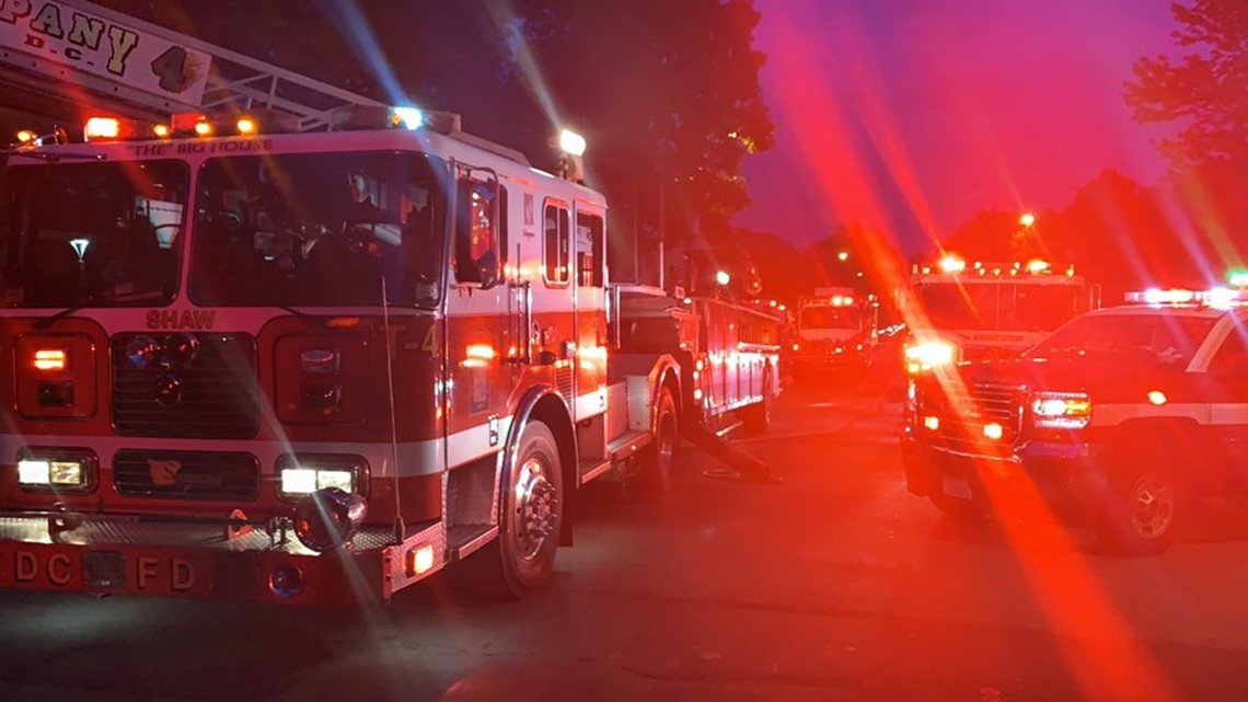 Apartment fire injures 2 people | wusa9.com