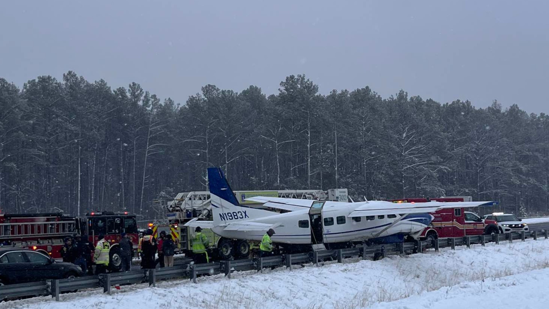 A plane made an emergency landing on the Loudoun County Parkway on Friday, not far from Dulles International Airport.