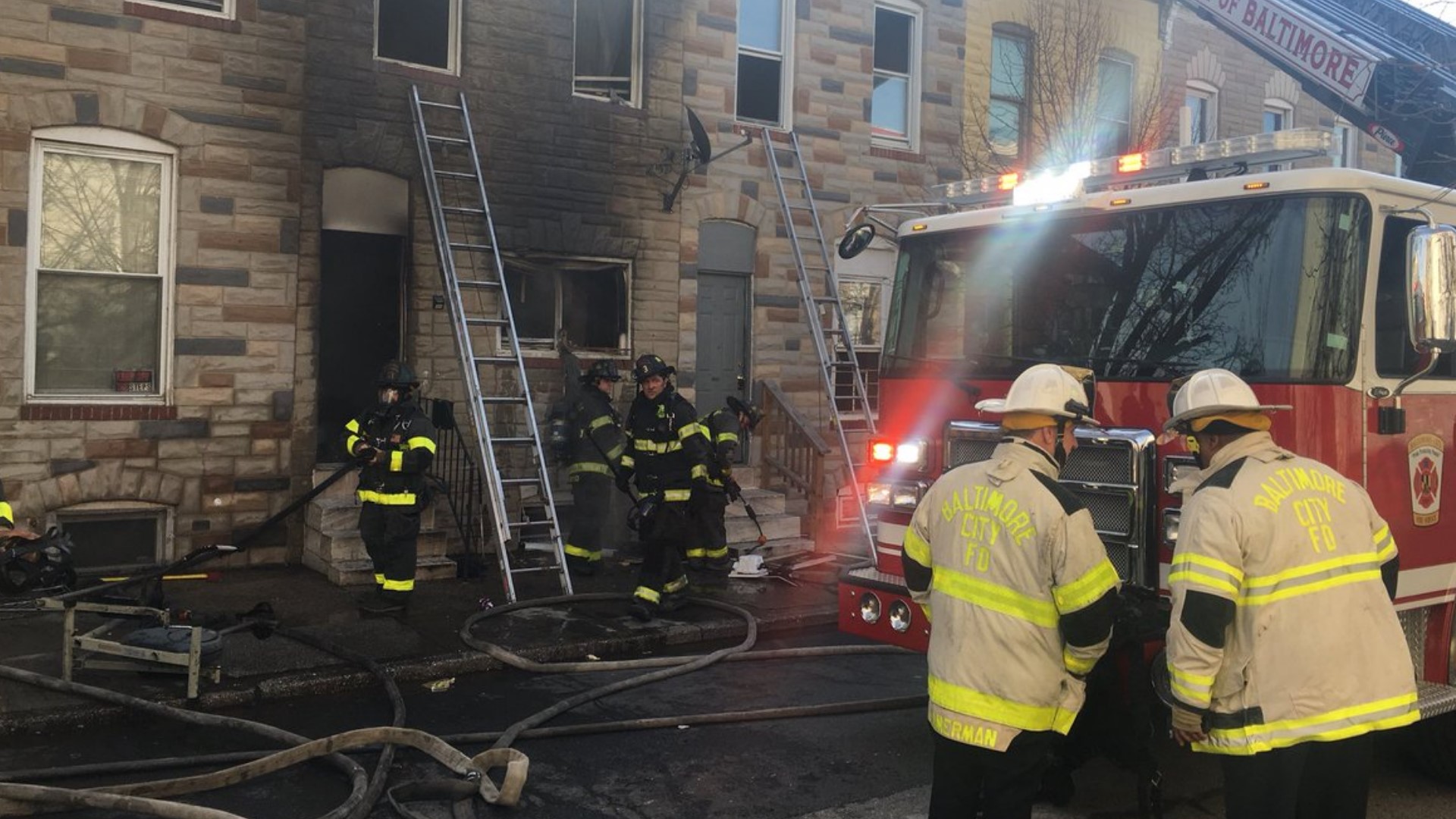 6 firefighters injured in 2-alarm Baltimore fire | wusa9.com