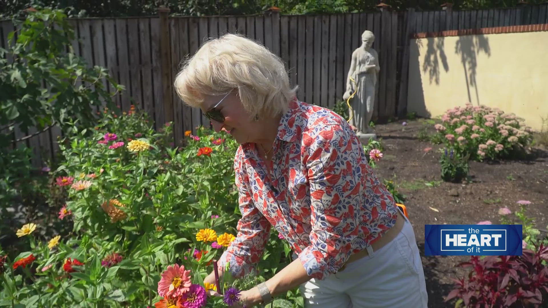 Rachel Roberts has spent 12 years cutting flowers from her backyard and turning them into beautiful bouquets for a good cause. The impact has been staggering.