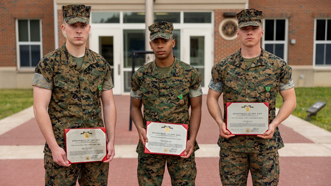 Marines prevent stabbing, break knife at Virginia ChickfilA