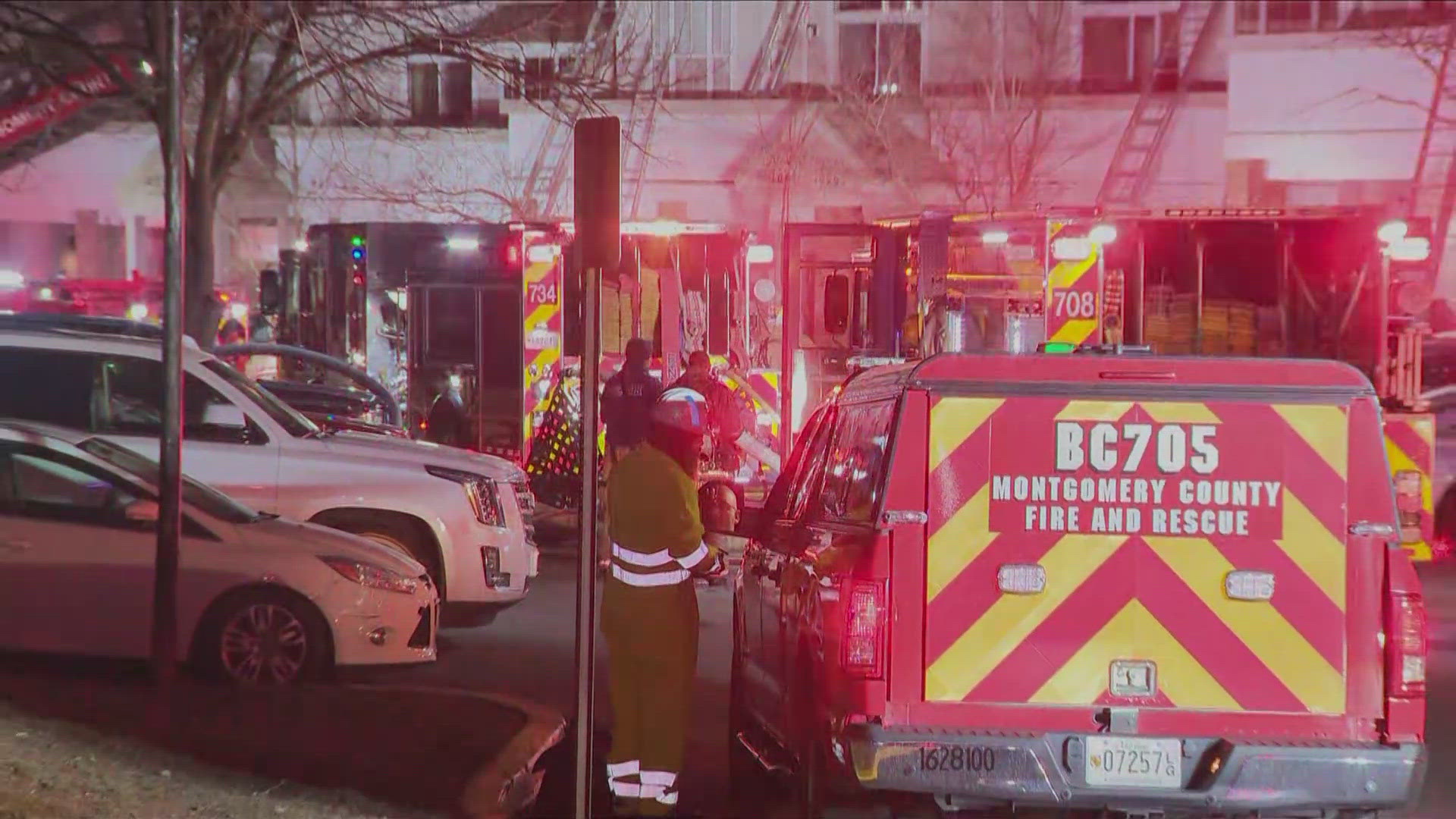 Crews battle Montgomery Village townhouse fire | wusa9.com