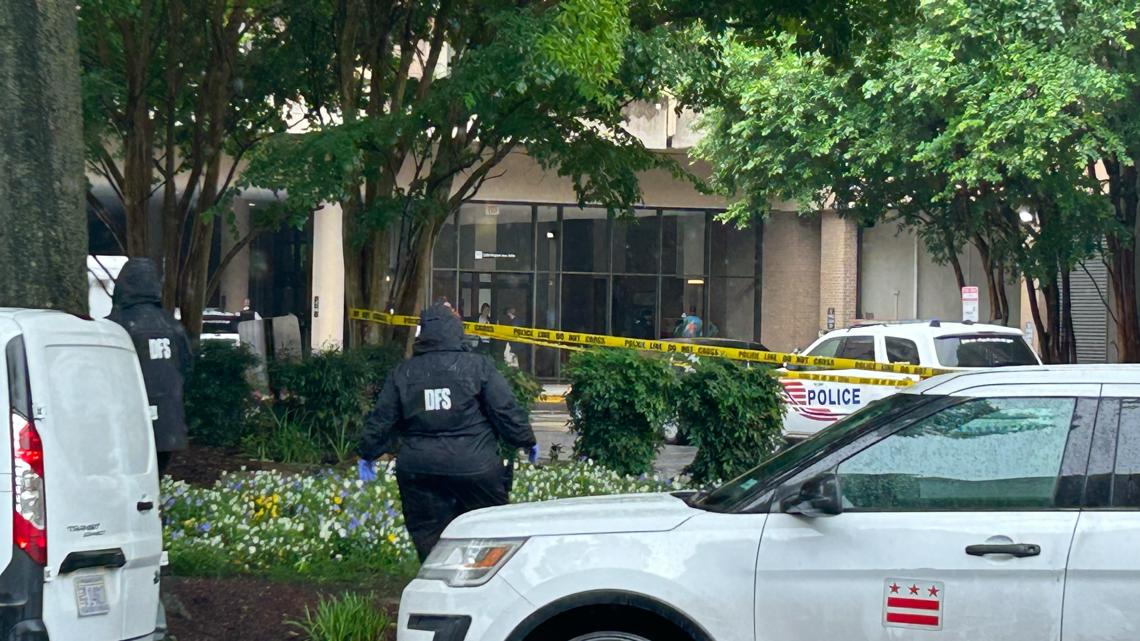 Man shot by police after stabbing DC officer | wusa9.com