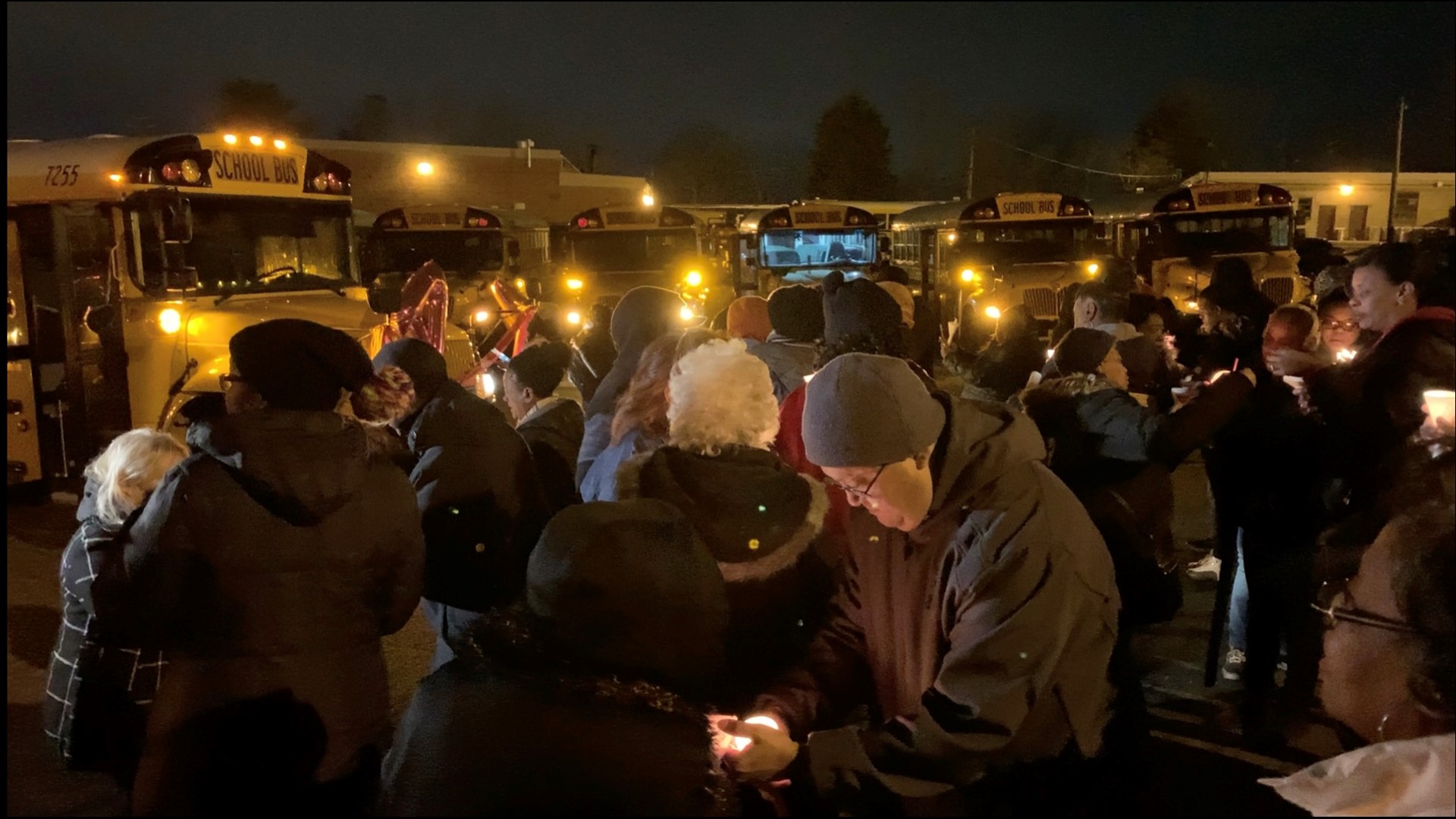 Community holds vigil for woman who died in fire | wusa9.com