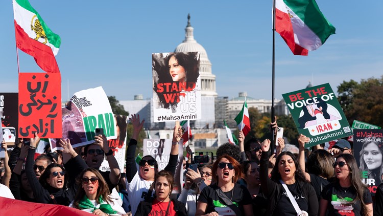 Thousands protest in solidarity with Iran in DC, elsewhere
