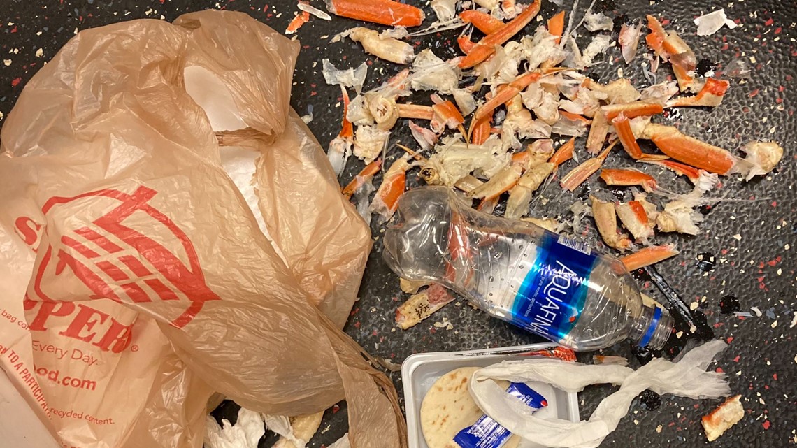 Multiple instances of crab meat mess left on Metro | Greatest Hit