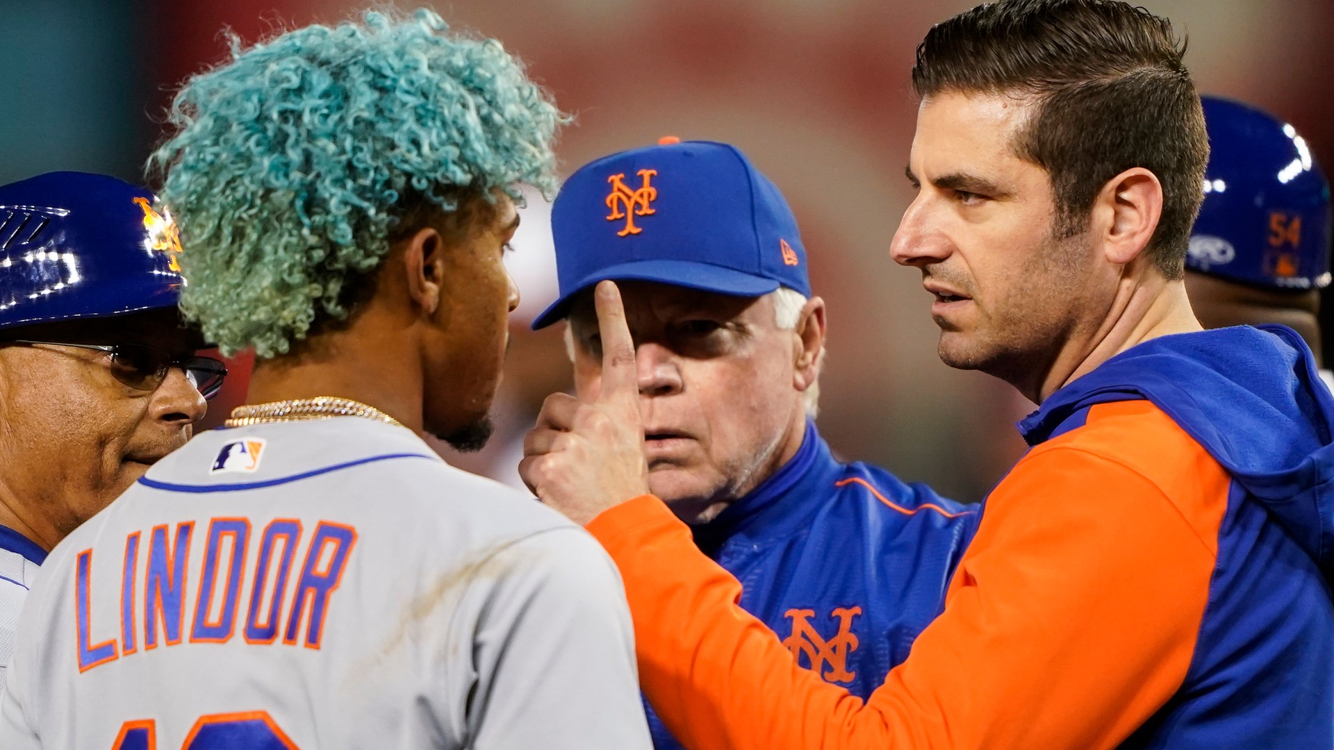 Benches, bullpens clear when Nationals pitch hits Mets SS Lindor