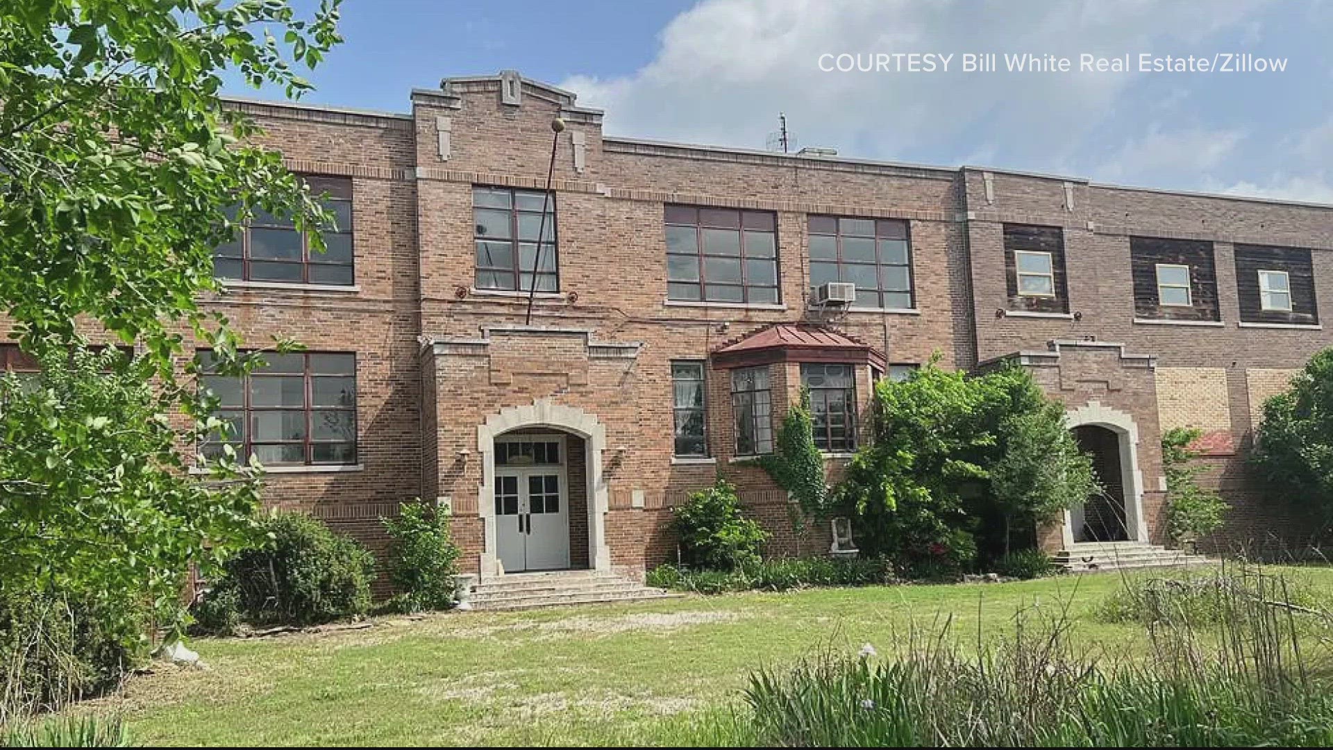 An old high school in Burbank, Oklahoma, has been listed for sale as a sing-family home.