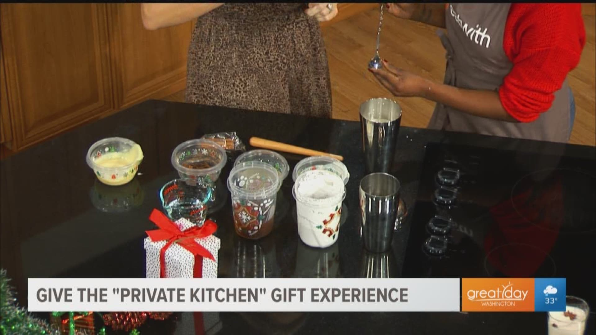 Give someone the best gift of all this season- a private kitchen experience! Kenisha White, US Community manager with EatWith explains how.