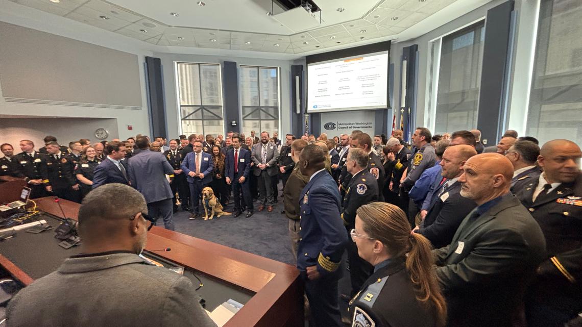 First responders recognized after DCA midair collision | wusa9.com