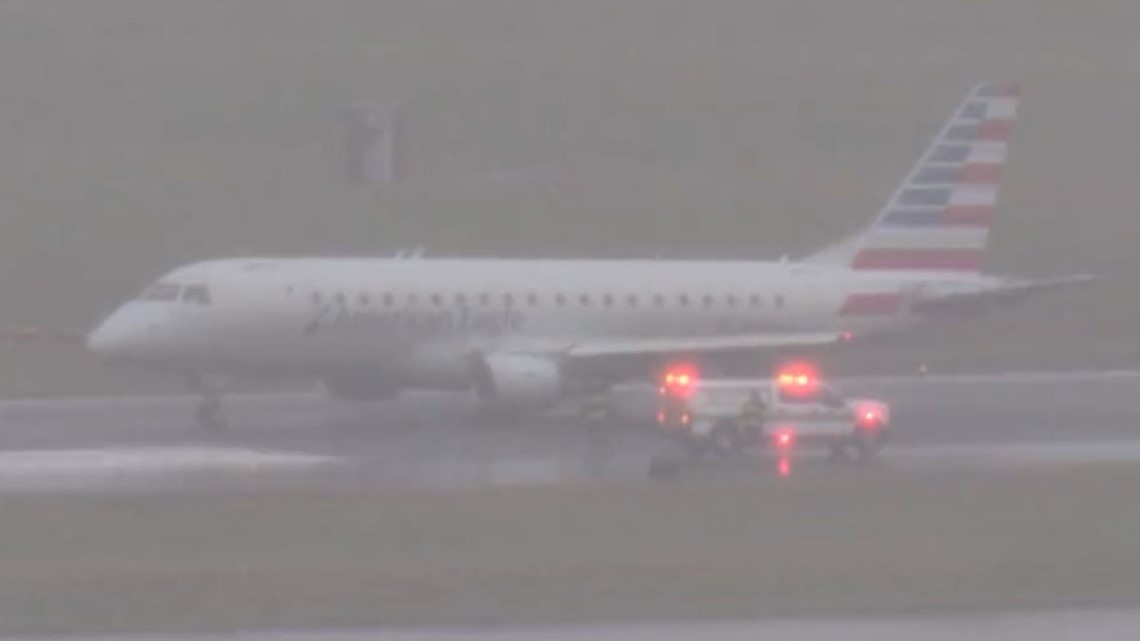 Plane returns to Reagan National Airport after report of mechanical issue