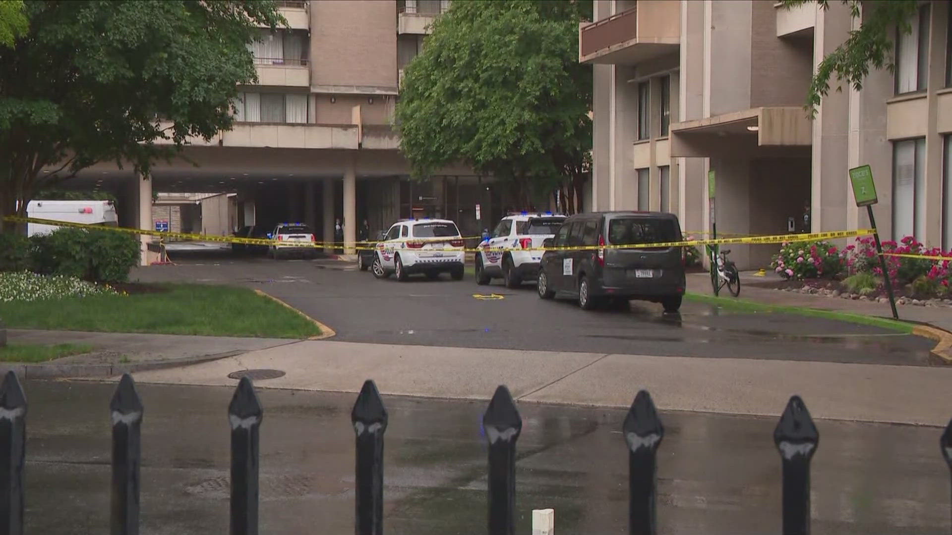 Police confirmed an officer shot and injured a man at an apartment complex along Virginia Avenue.