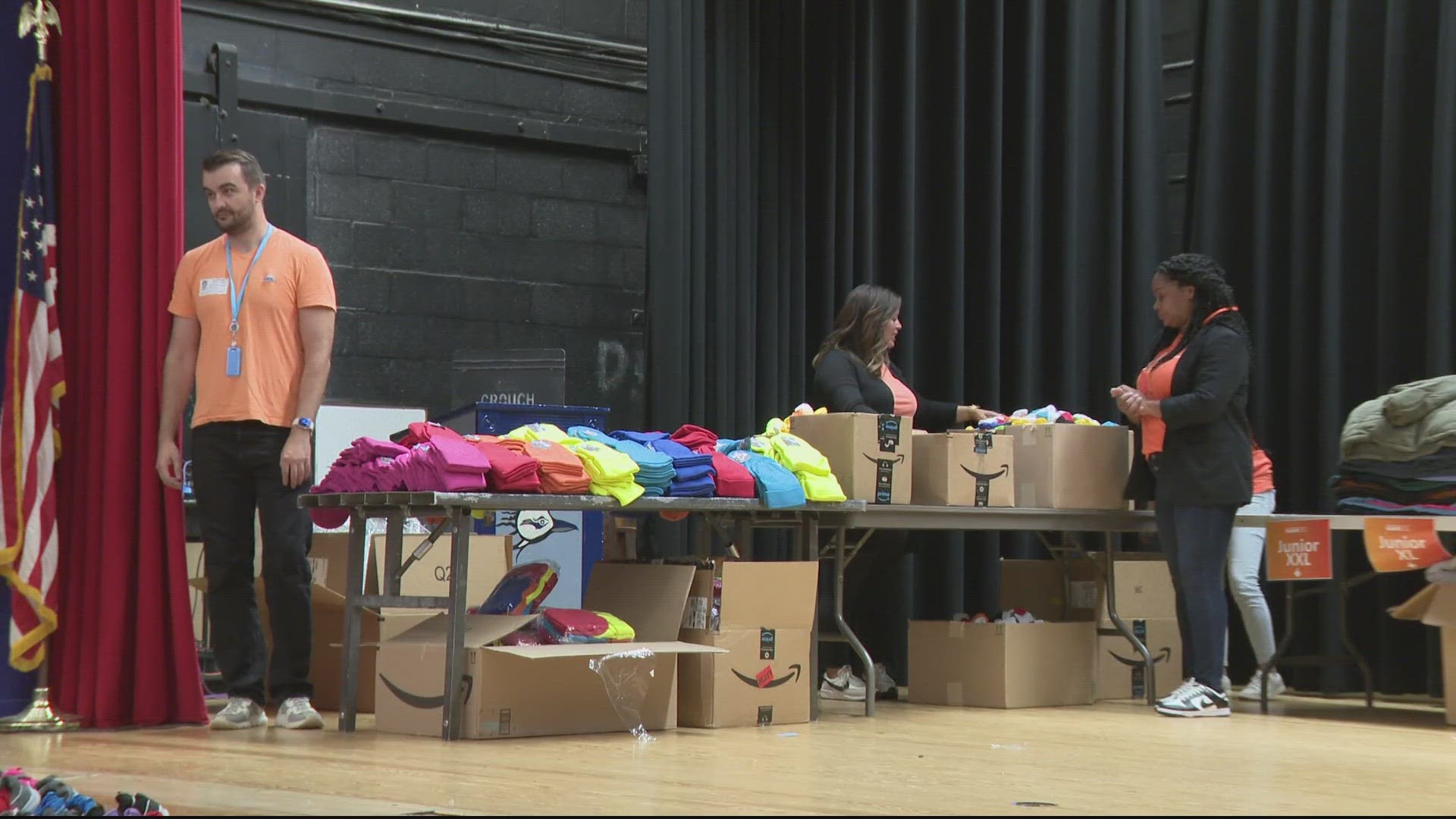 The organization handed out hundreds of coats, gloves and warm clothing.