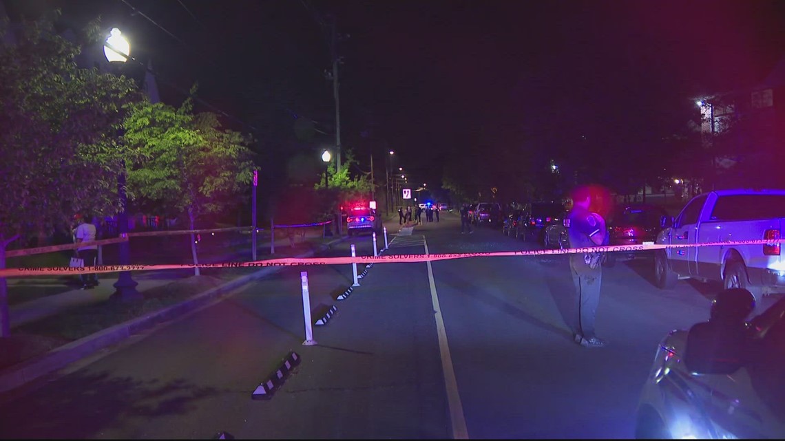 10-year-old girl hit by stray bullet while riding in the car with her ...