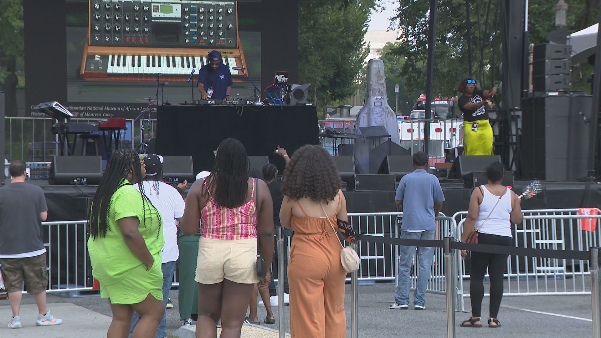 Kristen and Elaine get a recap of the Hip-Hop Block Party in DC and get an update of the Writer's Guild strike as part of the Great Day Morning Mix.