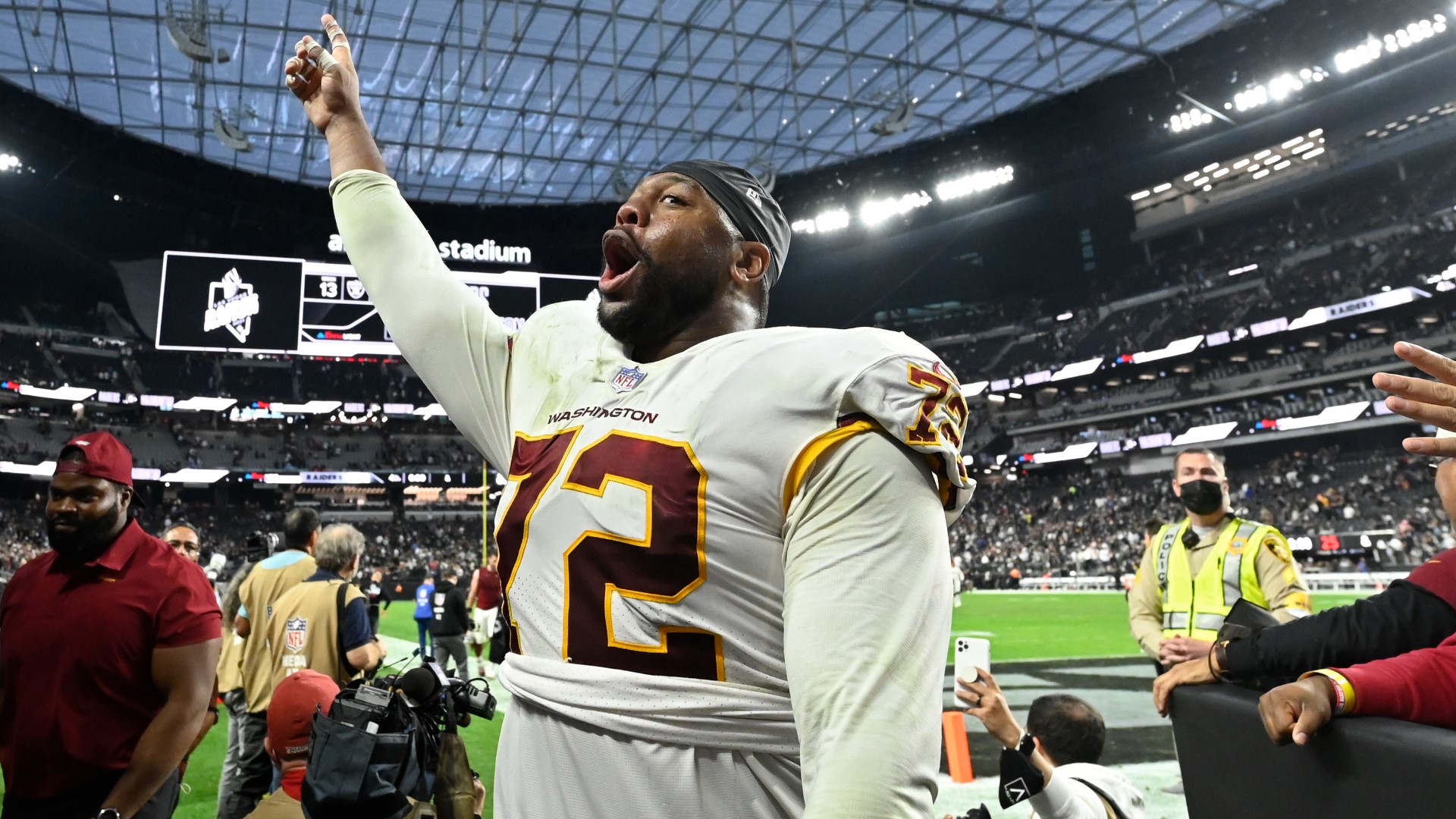 Washington Commanders offensive tackle Charles Leno Jr. at the