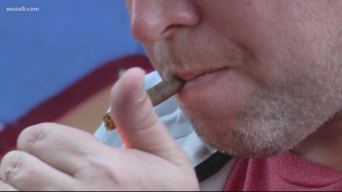 'Gentleman Toker' smokes, rates and reviews marijuana in DC | Mic'd Up