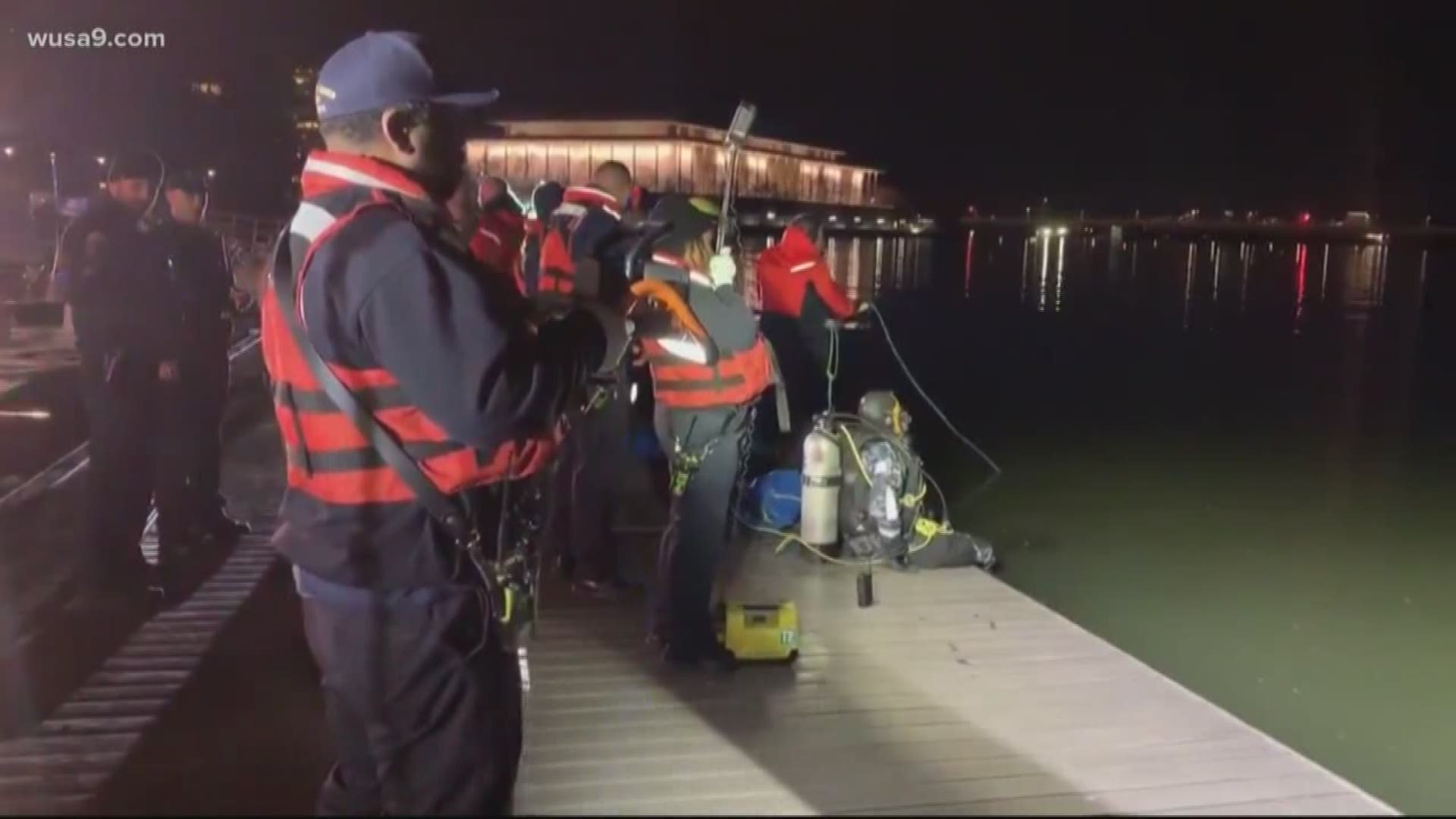 Divers battled freezing water to recover the victim's body near Thompson's Boathouse.
