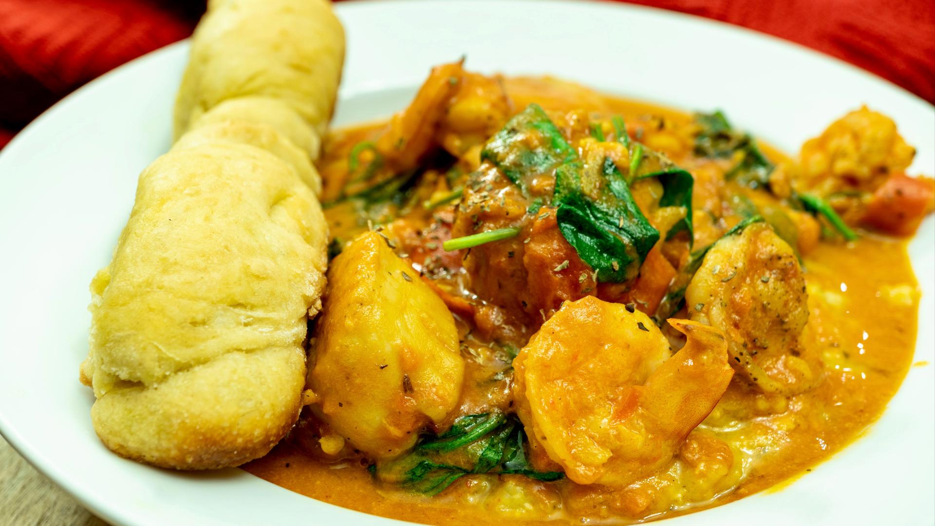 Chef Jumoke Jackson prepares shrimp & grits along with cocktails for Juneteenth!