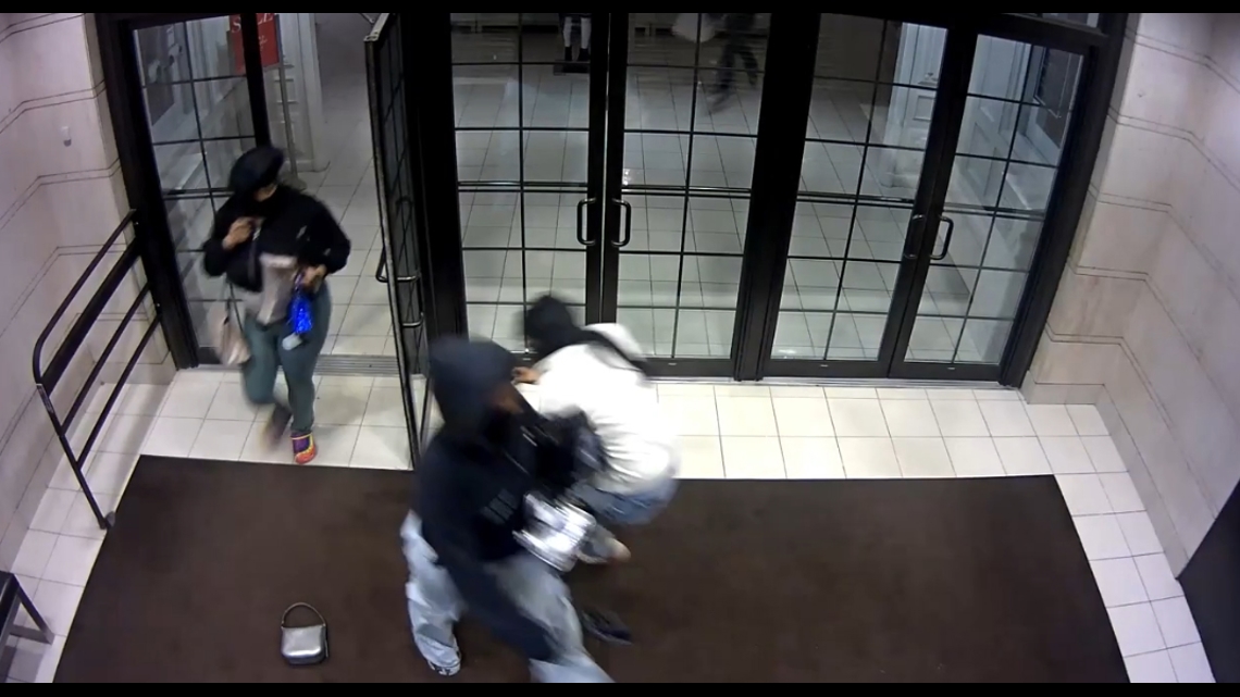 More than 20 people broke into a Saks Fifth Avenue in Chevy Chase ...